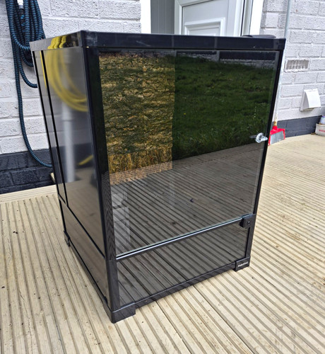Habistat glass enclosure - glass,